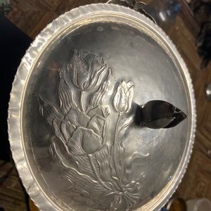 Aluminum bowl with lid